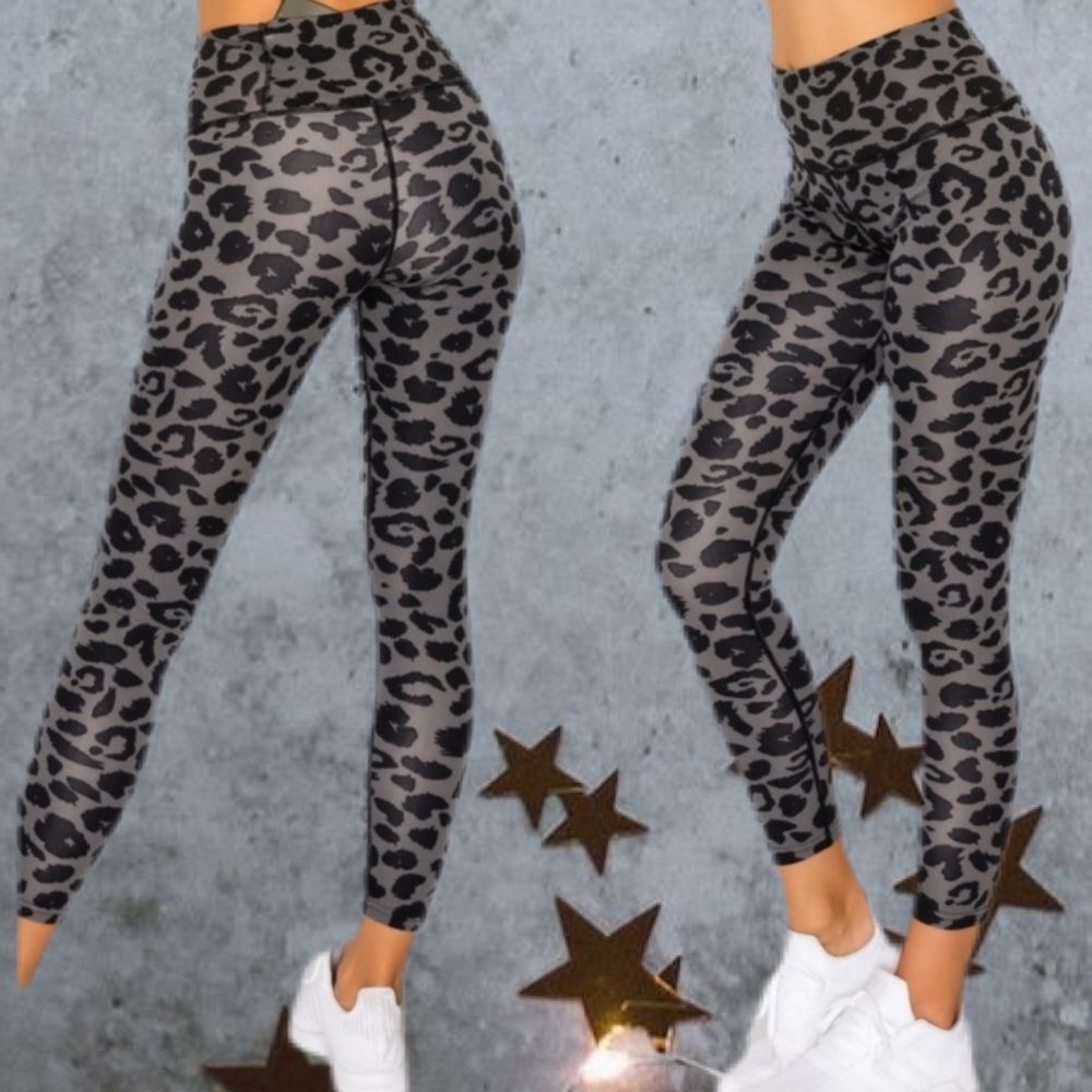 Great Fit! ANIMAL🐆 PRINT LEGGINGS/YOGA PANTS🐈‍⬛